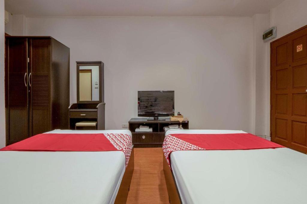 Oyo 1089 Baan Boran Hotell Bangkok Exteriör bild
