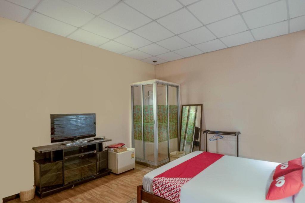 Oyo 1089 Baan Boran Hotell Bangkok Exteriör bild