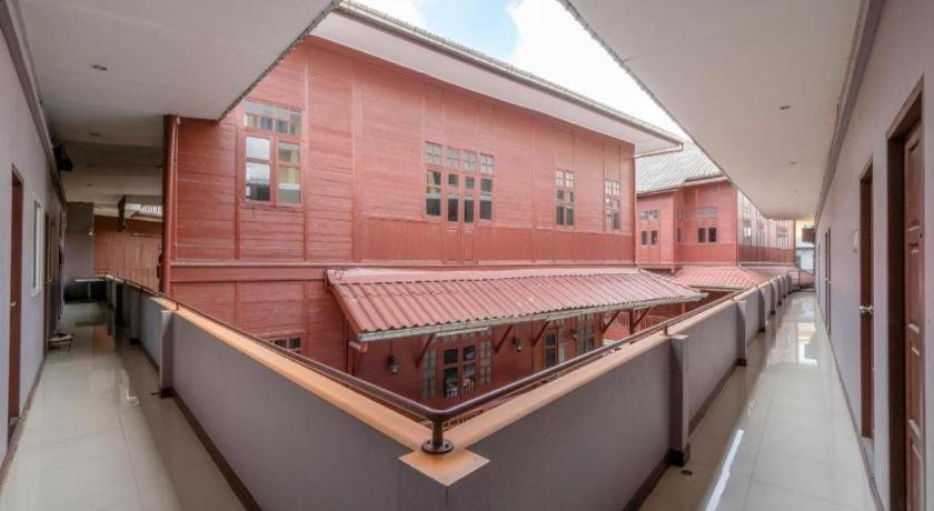 Oyo 1089 Baan Boran Hotell Bangkok Exteriör bild