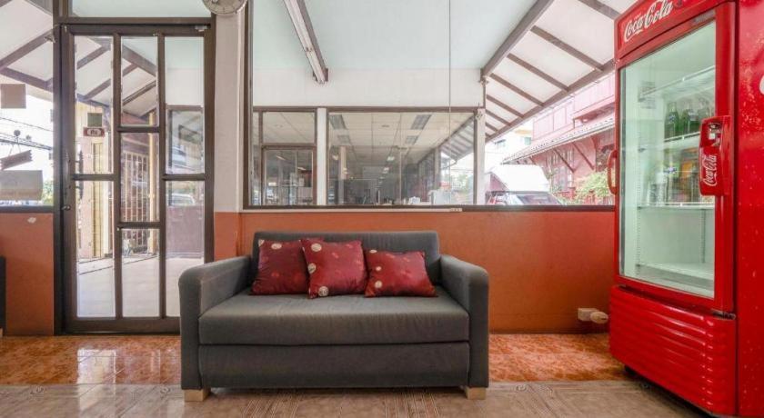Oyo 1089 Baan Boran Hotell Bangkok Exteriör bild