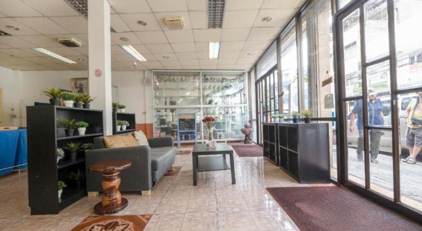 Oyo 1089 Baan Boran Hotell Bangkok Exteriör bild