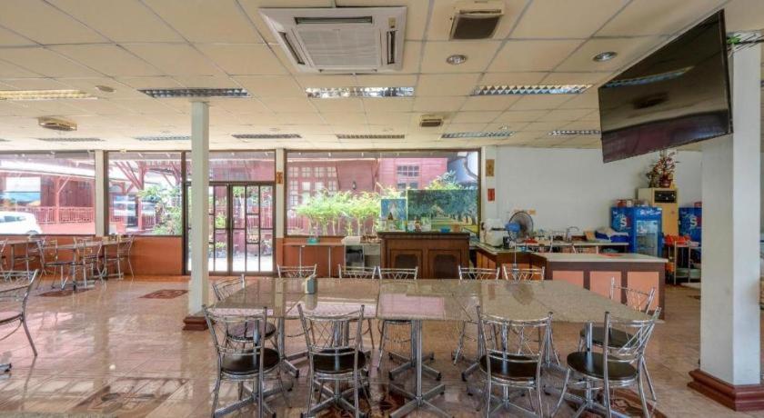 Oyo 1089 Baan Boran Hotell Bangkok Exteriör bild