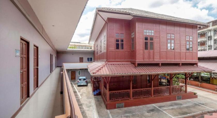 Oyo 1089 Baan Boran Hotell Bangkok Exteriör bild